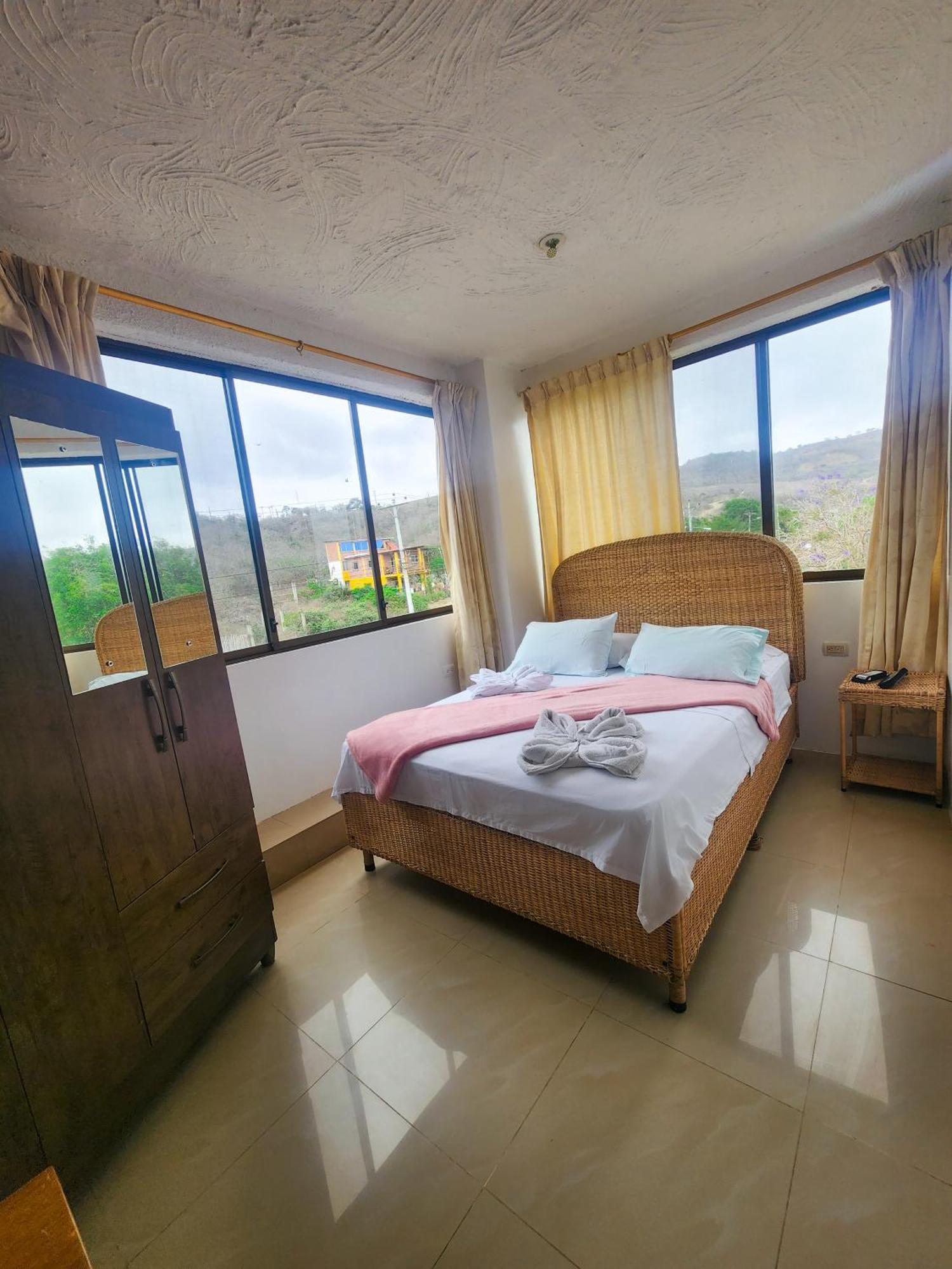 Hostal Poseidon Пуэрто-Кайо Экстерьер фото
